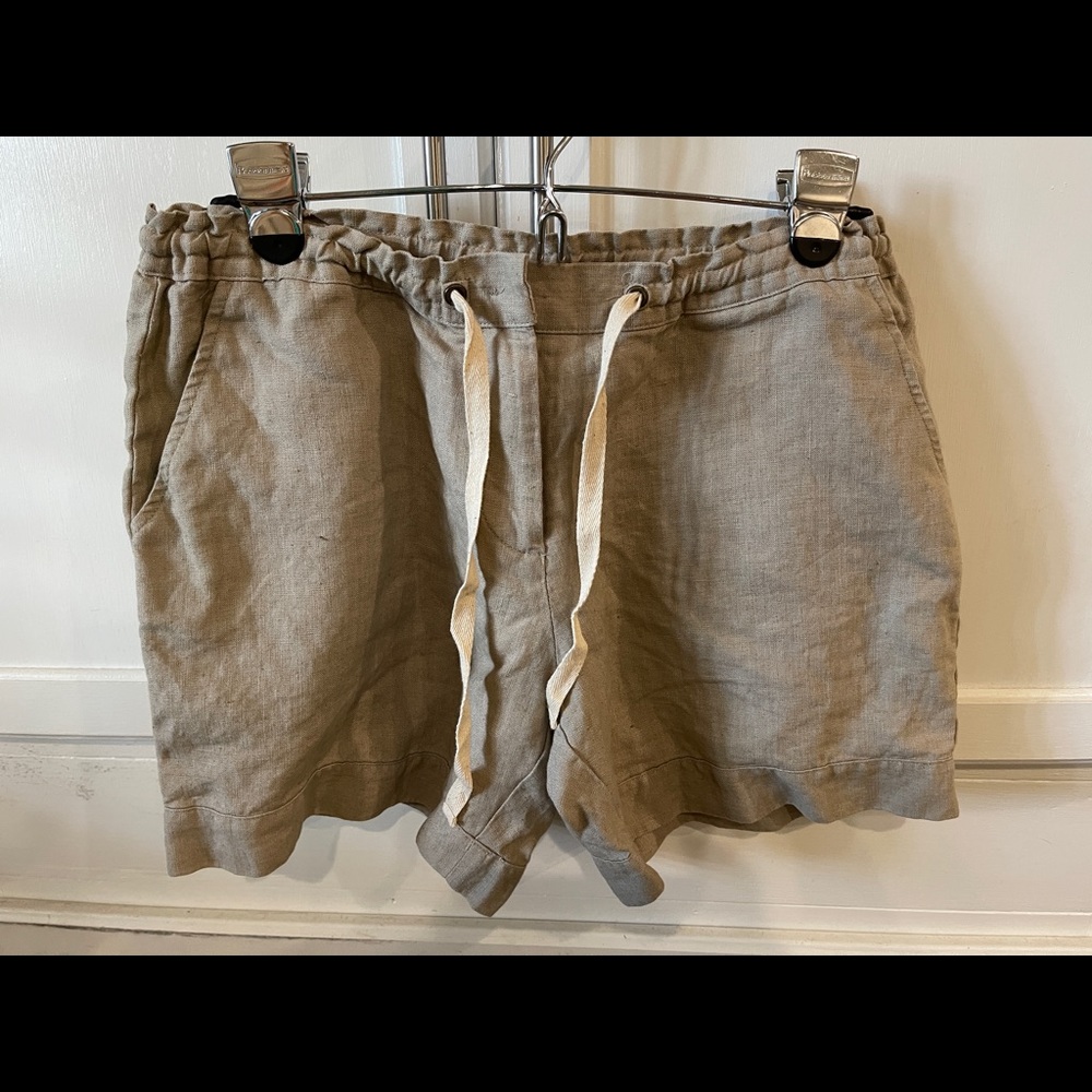 Liza Todd linen shorts.Size S.New